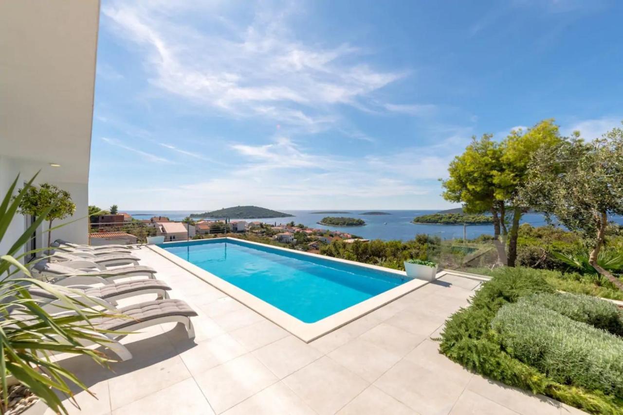 Villa Marvela - Family 4 Bedroom Maslinica